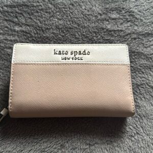 Kate Spade ♠️ wallet in beige and white